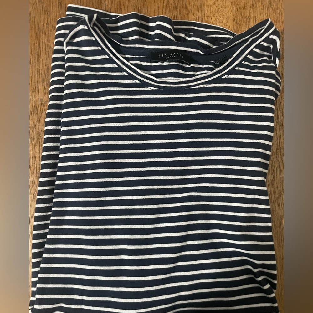 Ted Baker London Women's Short Sleeve Navy and White Striped Tee Size 4